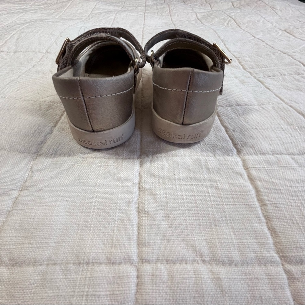 See Kai Run Lucia Gold Mary Jane Leather Toddler Shoe Size 6 - Picture 2 of 8